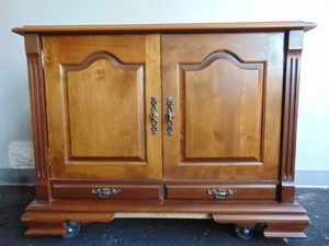 lot 393 image: Solid Wood Vintage Cabinet Perfect for TV Stand