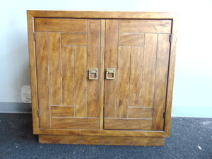 lot 397 image: Vintage Mid Century Drexel Wood Cabinet - Great for TV Stand