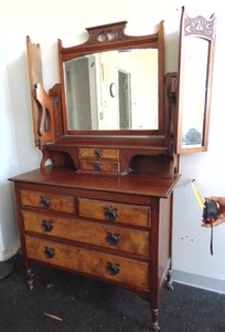 lot 400 image: Antique Stunning Antique Chest with Mirror Top and Beautiful Veneers