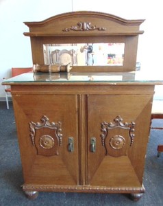 lot 405 image: Antique 1800s German Hutch  Credenza