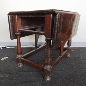 lot 417 image: Chunky Wood Vintage Side Table with Drop Leaves