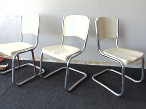 lot 420 image: Set of 3 Vintage Mid Century Metal Cantilever Chairs