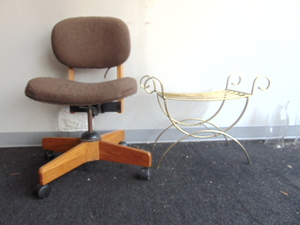 lot 601 image: Vintage Rolling Office Chair and Metal Stool