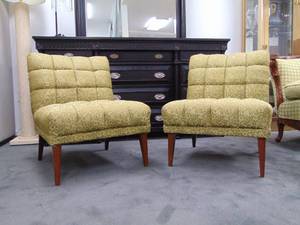 lot 275 image: Kroehler Vintage Mid Century Pair of Chairs - SHOWROOM