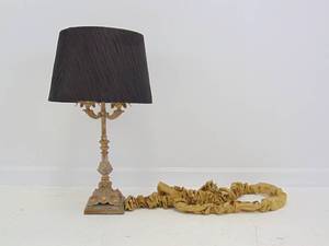 lot 518 image: Pretty Classical Table Lamp with Black Lamp Shade - SHOWROOM