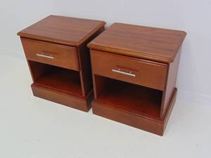 lot 522 image: Contemporary Pair of End Tables  Nighstands