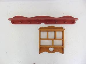 lot 488 image: Wood Wall Decor