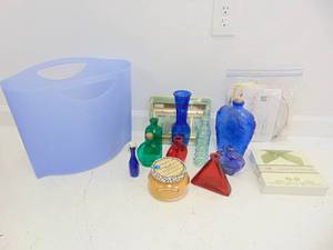 lot 489 image: Mixed Lot with Glass