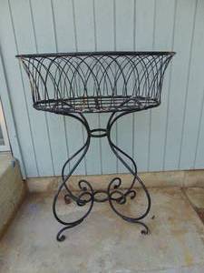 lot 253 image: Metal Planter