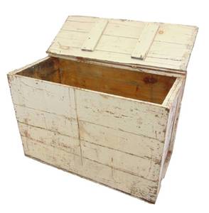 lot 509 image: Large Rustic Wood Chest Box on Wheels
