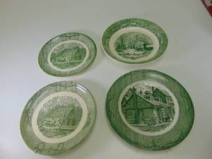 lot 418 image: Four Green & White Decorative Plates