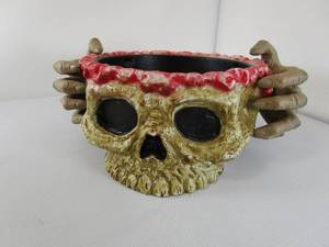 lot 251 image: Spooky Halloween Bowl