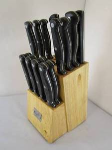lot 261 image: Set of Kitchen Knives & Stand by Emeril