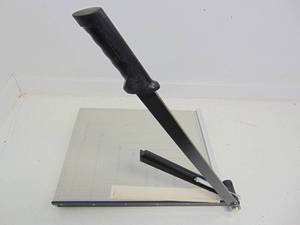 lot 456 image: 18 X 15 Paper Cutter