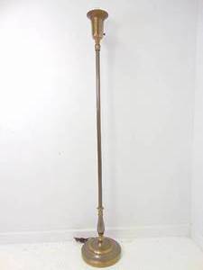 lot 464 image: Classical Vintage Torchiere Floor Lamp