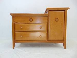 lot 46 image: Regazzi Solid Wood Changing Table Dresser Combo
