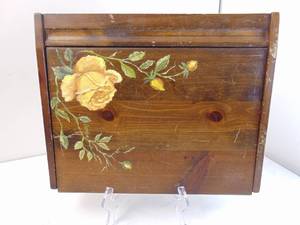lot 290 image: Vintage Hand-Painted Wood Desk  Stationary Box