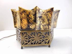 lot 292 image: Vintage Mid Century Brass & Ceramic TV Lamp Planter - Working