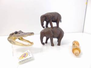 lot 298 image: Cast Iron Elephant Bookend or Sculpture with Real Alligator Head