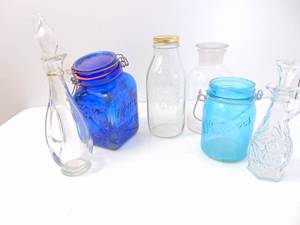 lot 303 image: Lot of Glass Bottles & Oil & Vinegar Bottles