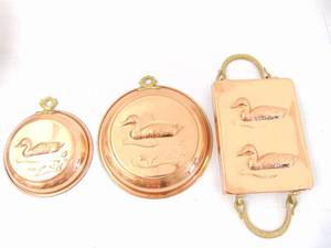 lot 311 image: Vintage Brass & Copper Plated Duck Kitchen Decor