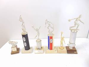 lot 314 image: Lot of Vintage Trophies