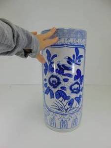lot 434 image: Asian Style Tall Blue & White Vase