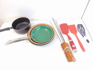 lot 430 image: Lot of Skillets & Pan and Cooking Utensils