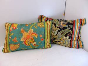 lot 446 image: Lot of Two Cute Decorative Pillows