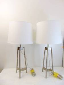 lot 449 image: Pair of Modern Brushed Chrome Lamps with White Lampshades - Showroom