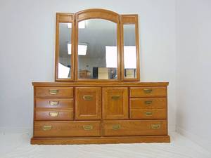 lot 398 image: Dresser with Mirror