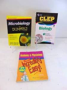 lot 490 image: Lot of Study Books