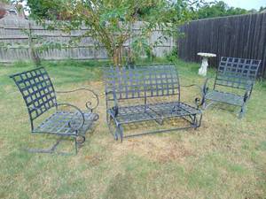 lot 28 image: Fancy solid iron patio set