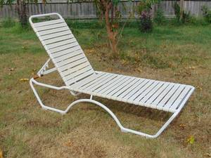 lot 92 image: Aluminum frame swimming pool chair
