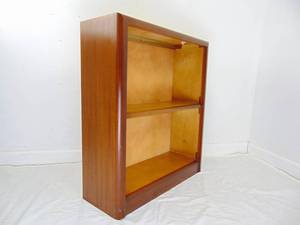 lot 477 image: Vintage mid century small book self