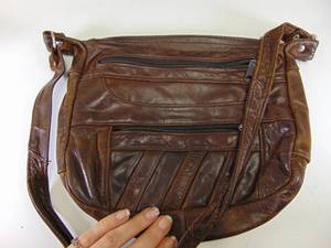 lot 231 image: Cute pair of leather puse
