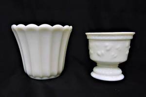 lot 506 image: Pair of Vintage Milk Glass Small Planters Pots