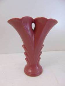 lot 495 image: Vintage Raspberry Toned Ceramic Vase