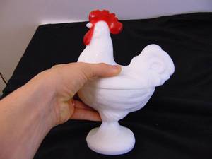 lot 502 image: Vintage Milk Glass Rooster Candy Dish