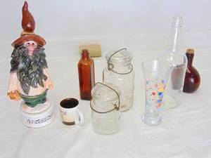 lot 326 image: Mixed Lot with Vintage Glass