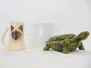 lot 337 image: Cutest Ceramic Turtle by arnels with Lid, Mug & Planter