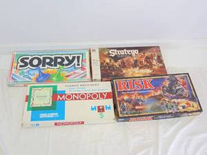 lot 386 image: Lot of Board Games