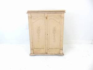 lot 543 image: Antique Tigers Oak Sewing Machine Table Cabinet with Vintage Singer Machine - Painted Exterior
