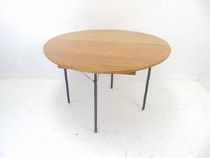 lot 545 image: Vintage Round Dining Table with Fold Up Legs