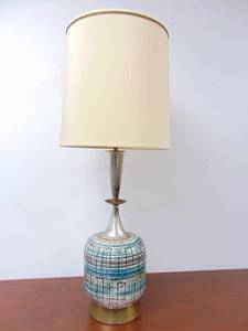 lot 392 image: Vintage Mid Century Textured Hand-Painted Table Lamp