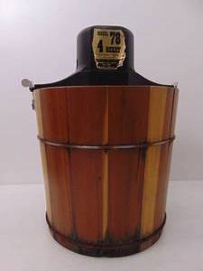 lot 387 image: Richmond Cedar Works Model 78 4 Qt. Ice Cream Freezer - Working - Viewable