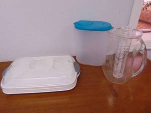 lot 388 image: Lot of Kitchen Items