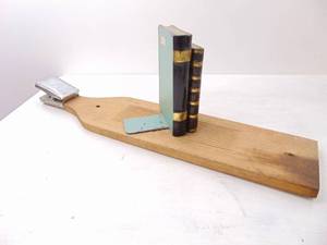 lot 390 image: Vintage Wood Board and Book Bookend