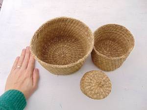 lot 411 image: Set of 3 Small Handmade Woven Baskets - SHOWROOM