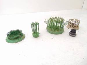 lot 415 image: Vintage Metal Flower Holders